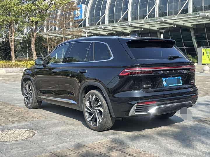 Фото 9 - Geely Monjaro