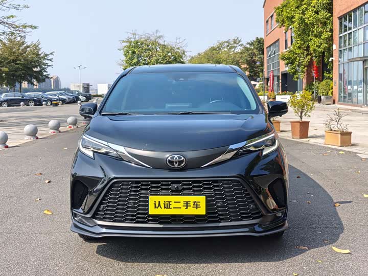 Фото 2 - Toyota Granvia