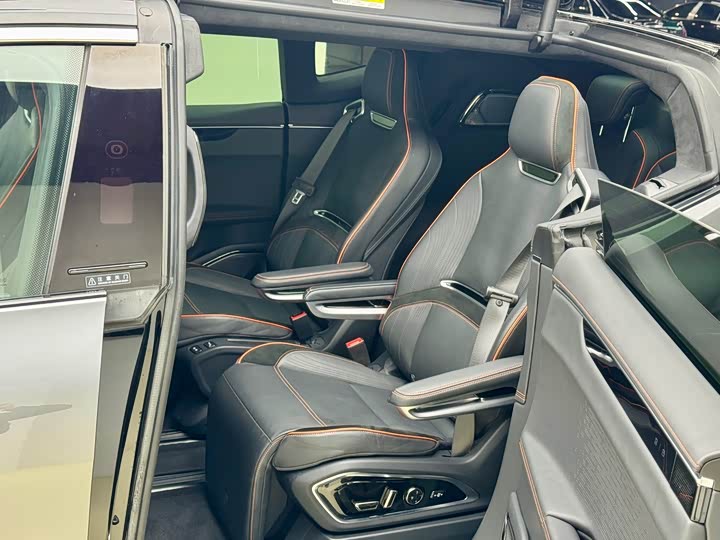 Фото 9 - HiPhi X