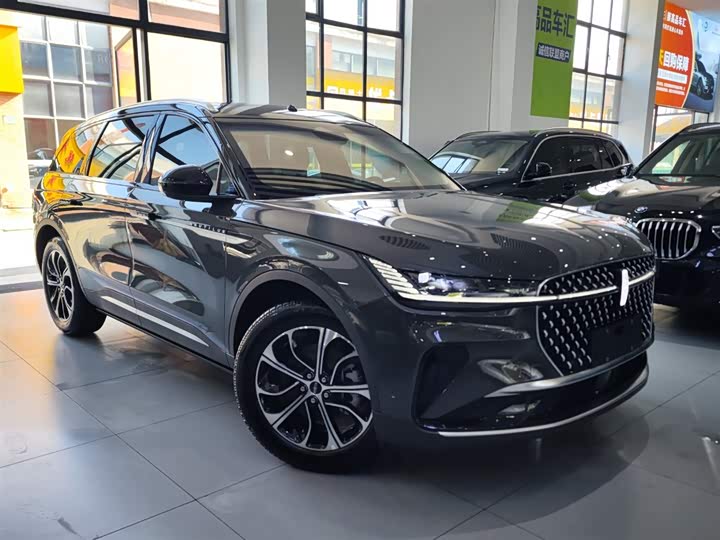 Фото 3 - Lincoln Nautilus