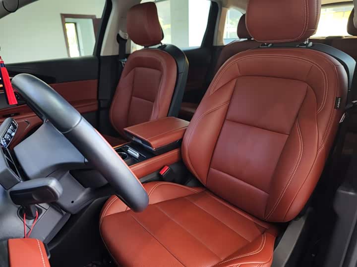 Фото 5 - Lincoln Nautilus