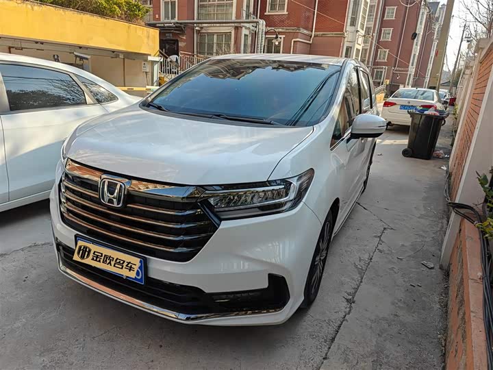 Фото 1 - Honda Odyssey