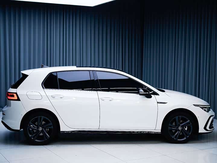 Фото 5 - Volkswagen Golf