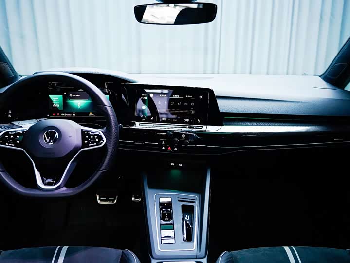 Фото 7 - Volkswagen Golf