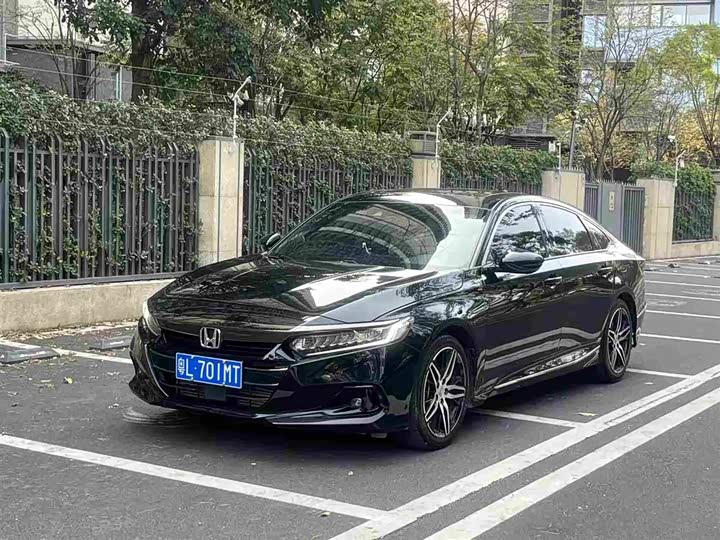 Photo 1 - Honda Accord