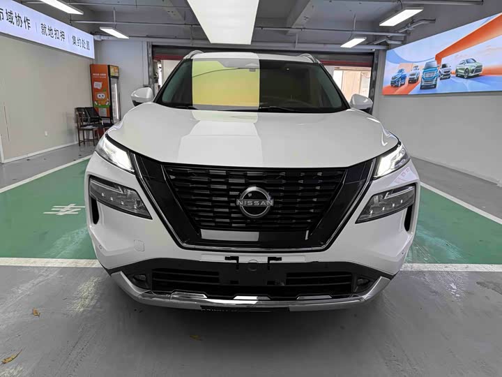 Фото 2 - Nissan X-Trail