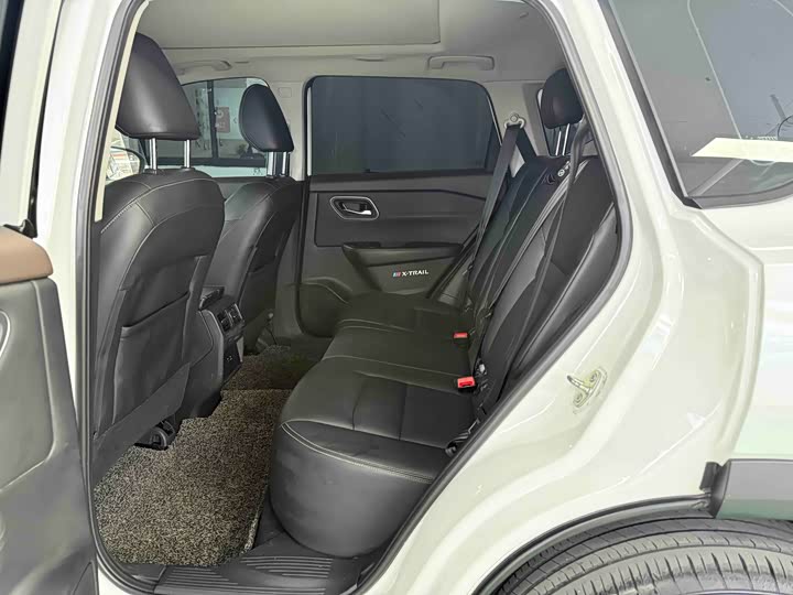 Фото 5 - Nissan X-Trail