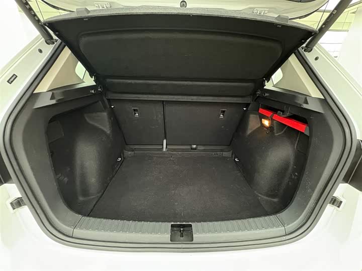 Фото 6 - Volkswagen Tharu