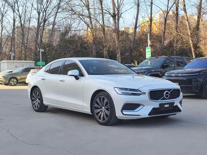 Фото 3 - Volvo S60