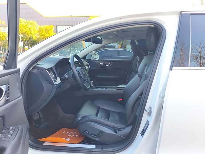 Фото 5 - Volvo S60