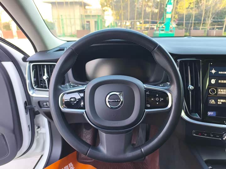 Фото 7 - Volvo S60