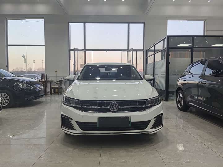 Фото 2 - Volkswagen Bora EV