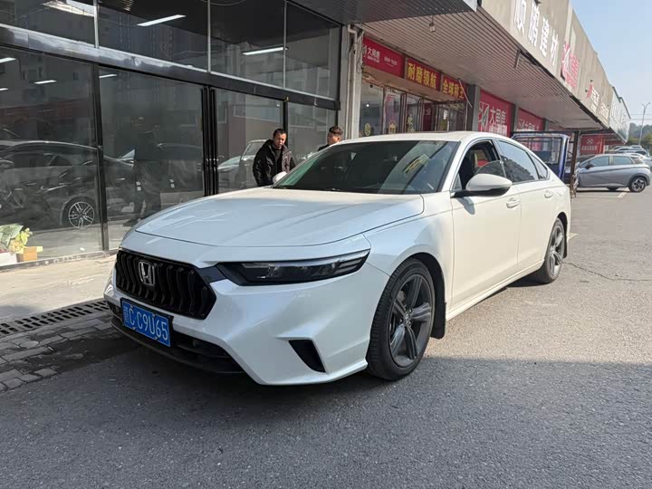 Фото 1 - Honda Inspire