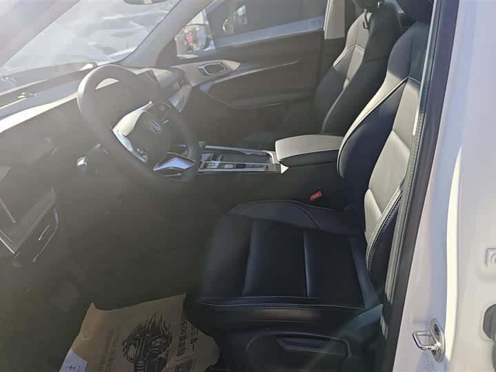 Фото 9 - MG Motor One