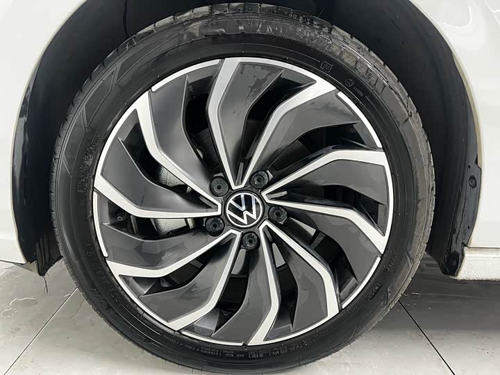 Фото 7 - Volkswagen Golf