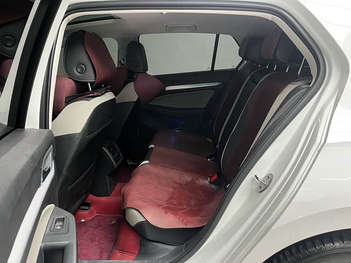 Фото 8 - Volkswagen Golf