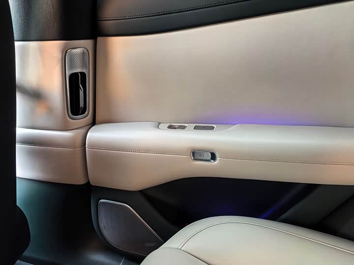 Фото 8 - Xiaomi YU7