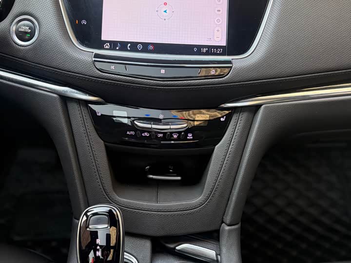 Фото 4 - Cadillac XT5