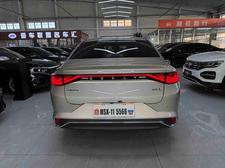 Фото 5 - Geely Emgrand L