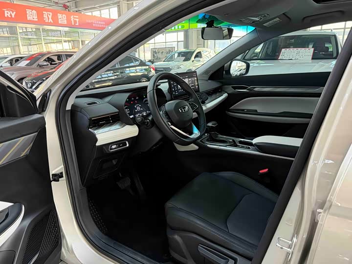 Фото 7 - Geely Emgrand L