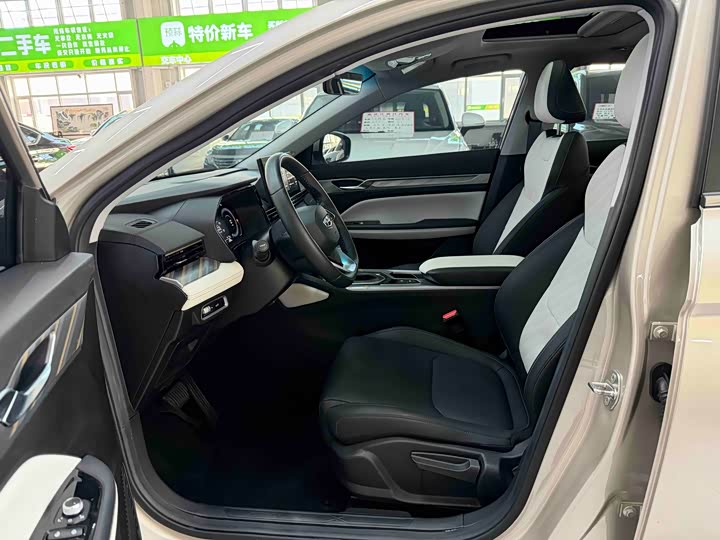 Фото 8 - Geely Emgrand L