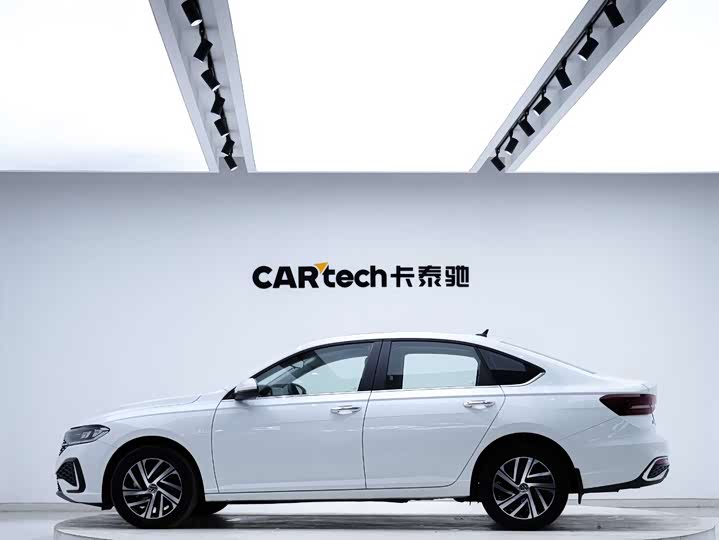 Фото 4 - Volkswagen Lavida