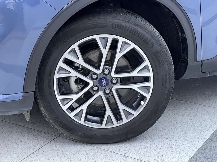 Фото 7 - Ford Escape