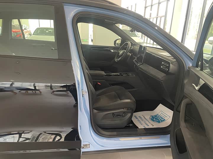 Фото 4 - Volkswagen Tiguan L Pro