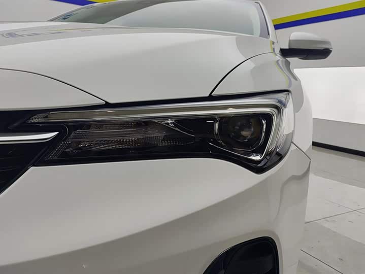 Фото 5 - Buick Verano