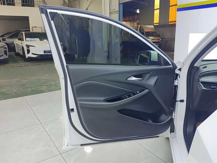 Фото 7 - Buick Verano