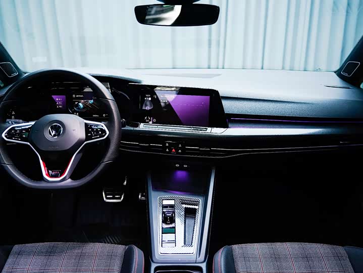 Фото 5 - Volkswagen Golf GTI