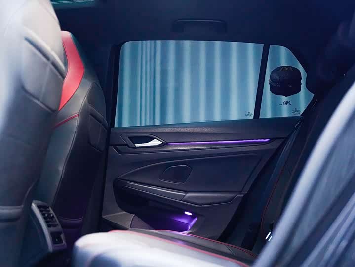 Фото 7 - Volkswagen Golf GTI