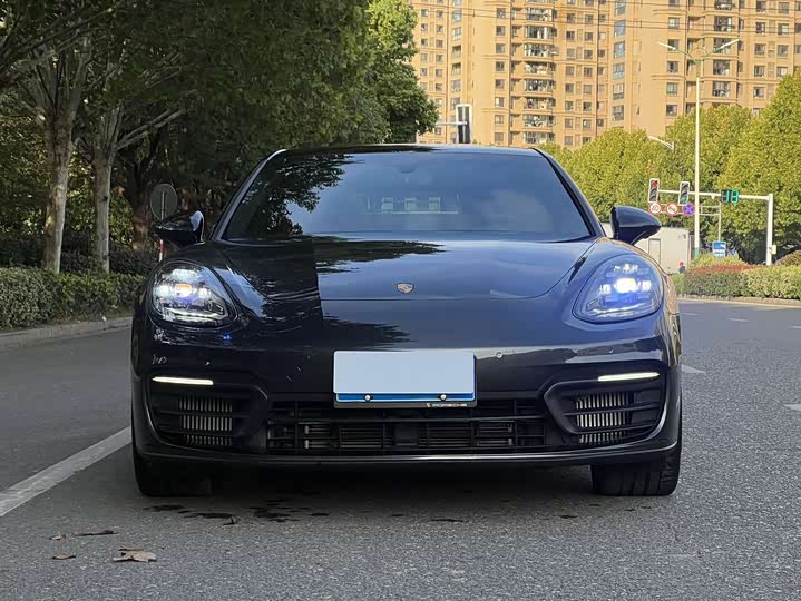 Photo 1 - Porsche Panamera