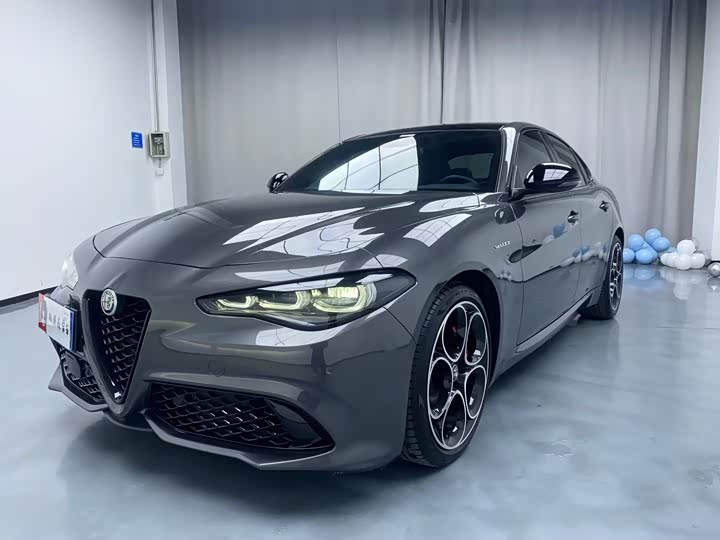 Фото 1 - Alfa Romeo Giulia