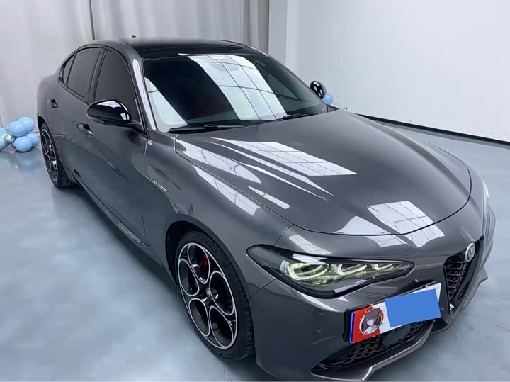 Фото 2 - Alfa Romeo Giulia