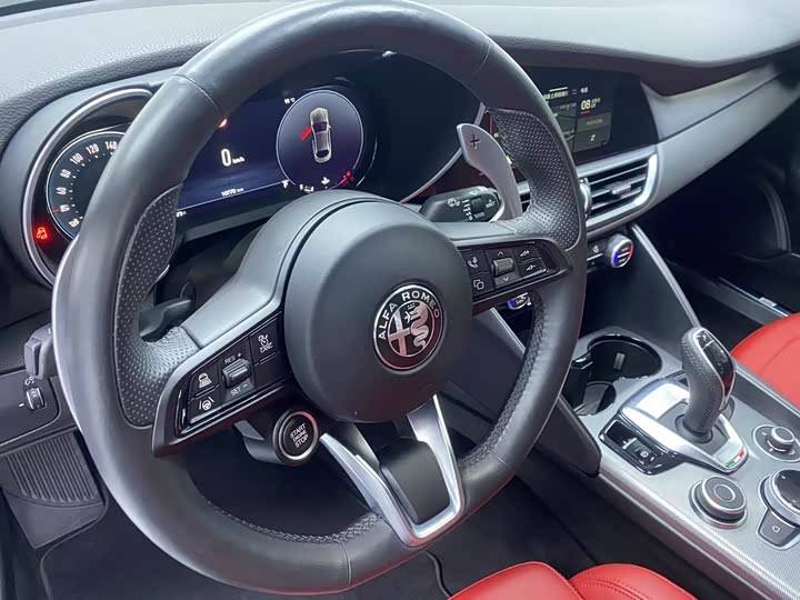 Фото 5 - Alfa Romeo Giulia