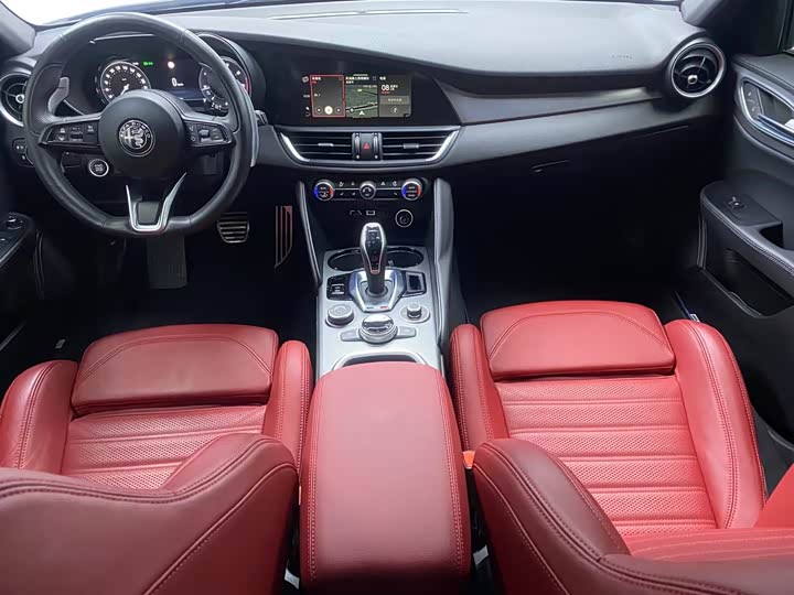 Фото 6 - Alfa Romeo Giulia