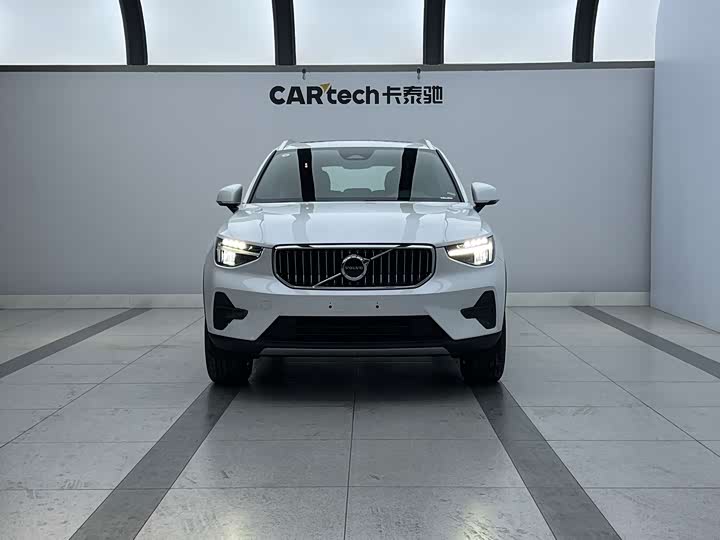 Фото 3 - Volvo XC40