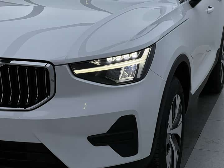 Фото 5 - Volvo XC40