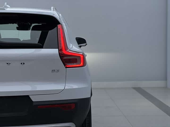 Фото 7 - Volvo XC40