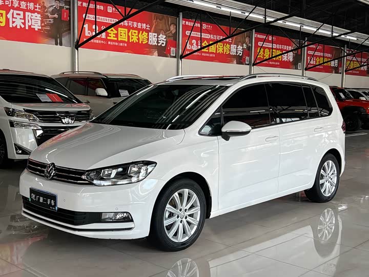 Фото 1 - Volkswagen Touran L