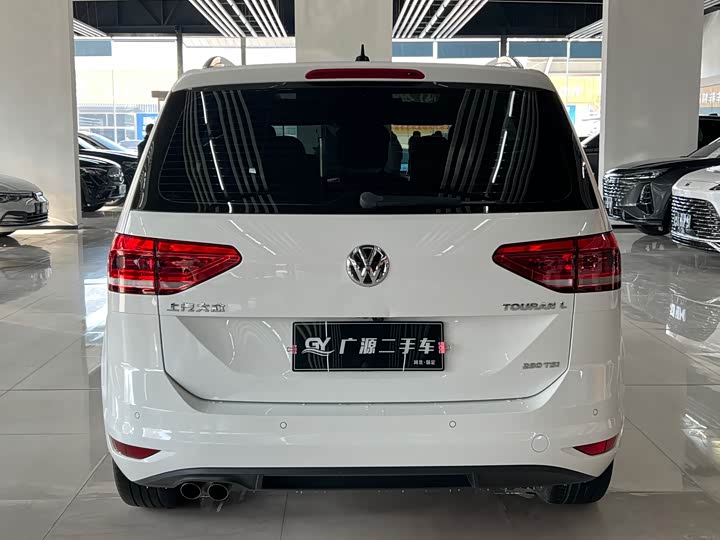 Фото 5 - Volkswagen Touran L
