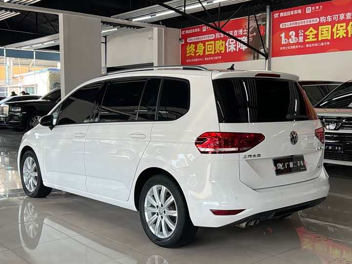 Фото 6 - Volkswagen Touran L