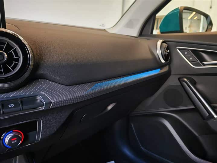 Фото 4 - Audi Q2L