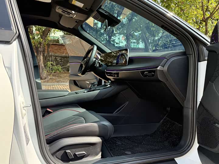 Фото 8 - MG Motor 7