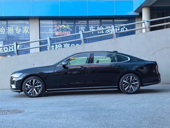 Фото 3 - Volvo S90