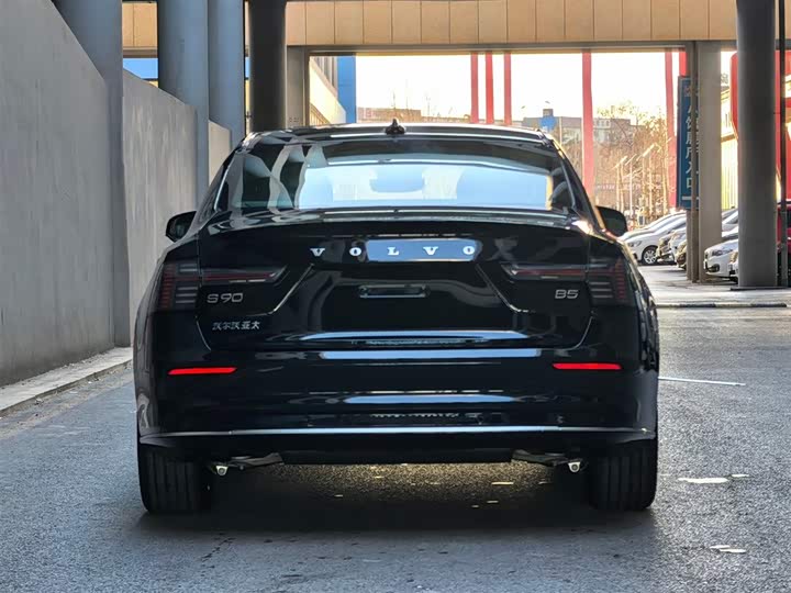 Фото 5 - Volvo S90