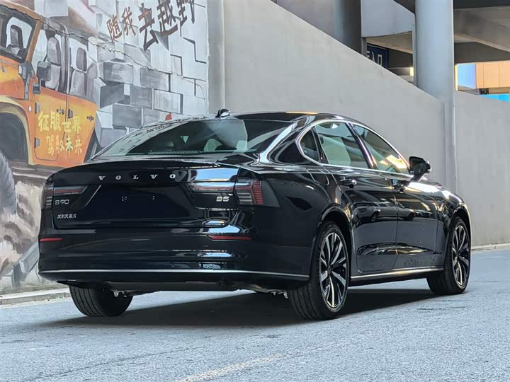 Фото 6 - Volvo S90