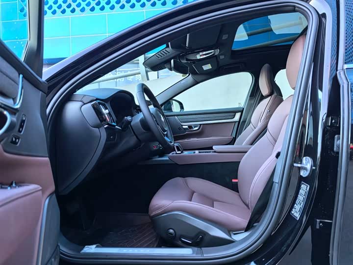 Фото 7 - Volvo S90