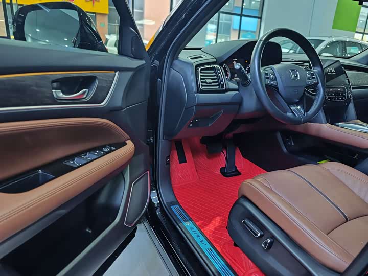 Фото 4 - Honda UR-V